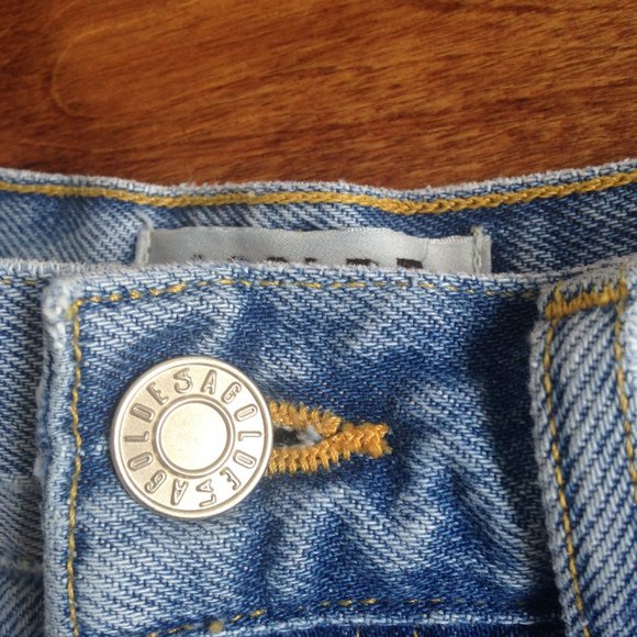 AGOLDE - High Waisted Distressed Cut-Off Shorts - Picture 10 of 13